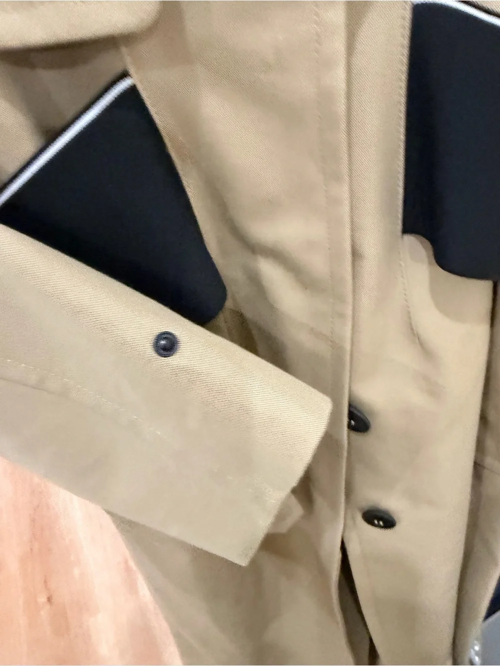 Alexander Wang Beige Trench Coat with Black Contrast Panels - Picture 10 of 11